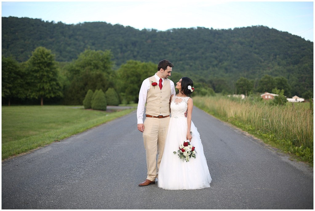 Beautiful-Mountain-Wedding-at-the-Rosebrook-Inn-Charlottesville-VA-Photos-by-Ashley-Glasco-Photography (108)