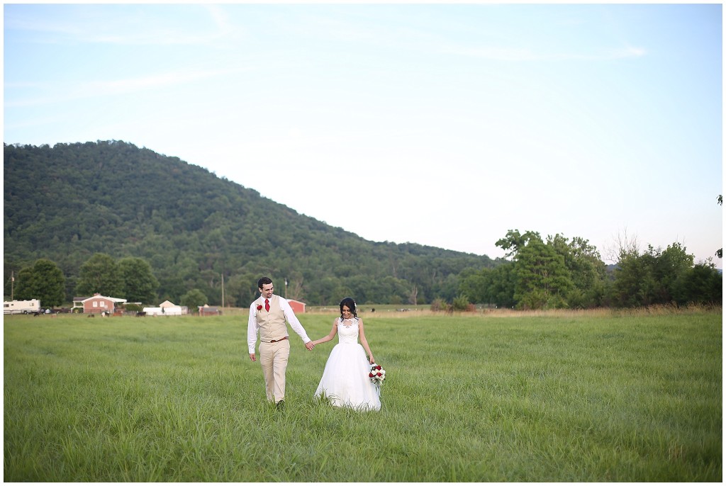 Beautiful-Mountain-Wedding-at-the-Rosebrook-Inn-Charlottesville-VA-Photos-by-Ashley-Glasco-Photography (111)