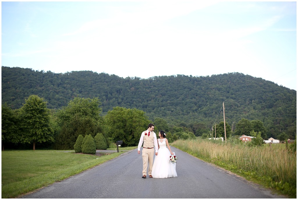 Beautiful-Mountain-Wedding-at-the-Rosebrook-Inn-Charlottesville-VA-Photos-by-Ashley-Glasco-Photography (113)