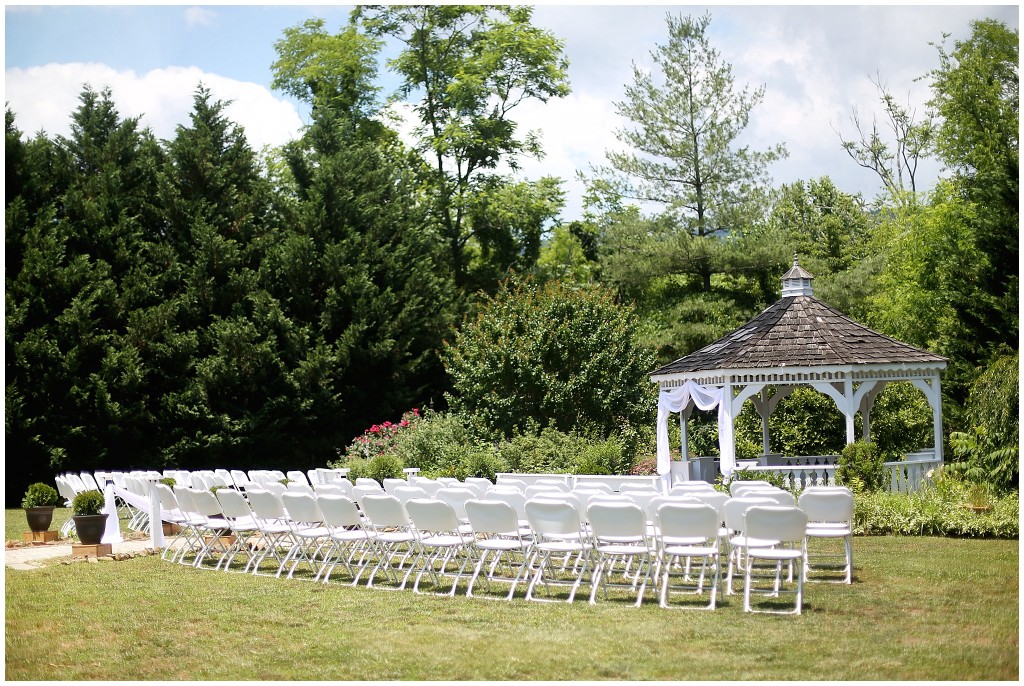 Beautiful-Mountain-Wedding-at-the-Rosebrook-Inn-Charlottesville-VA-Photos-by-Ashley-Glasco-Photography (41)