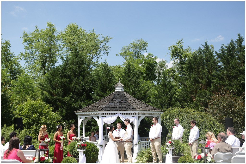 Beautiful-Mountain-Wedding-at-the-Rosebrook-Inn-Charlottesville-VA-Photos-by-Ashley-Glasco-Photography (53)