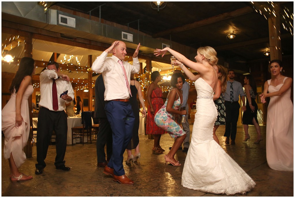 A-Classic-Wedding-at-Bluemont-Vineyard-Bluemont-VA-Photos-by-Ashley-Glasco-Photography (112)