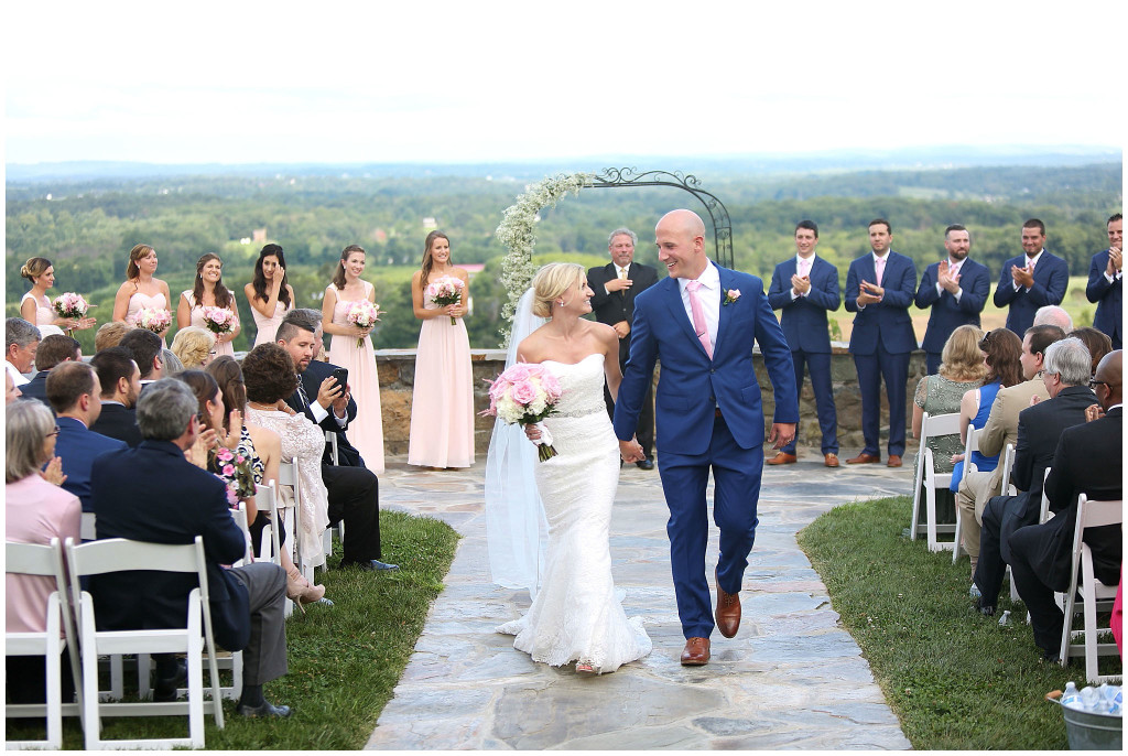 A-Classic-Wedding-at-Bluemont-Vineyard-Bluemont-VA-Photos-by-Ashley-Glasco-Photography (41)
