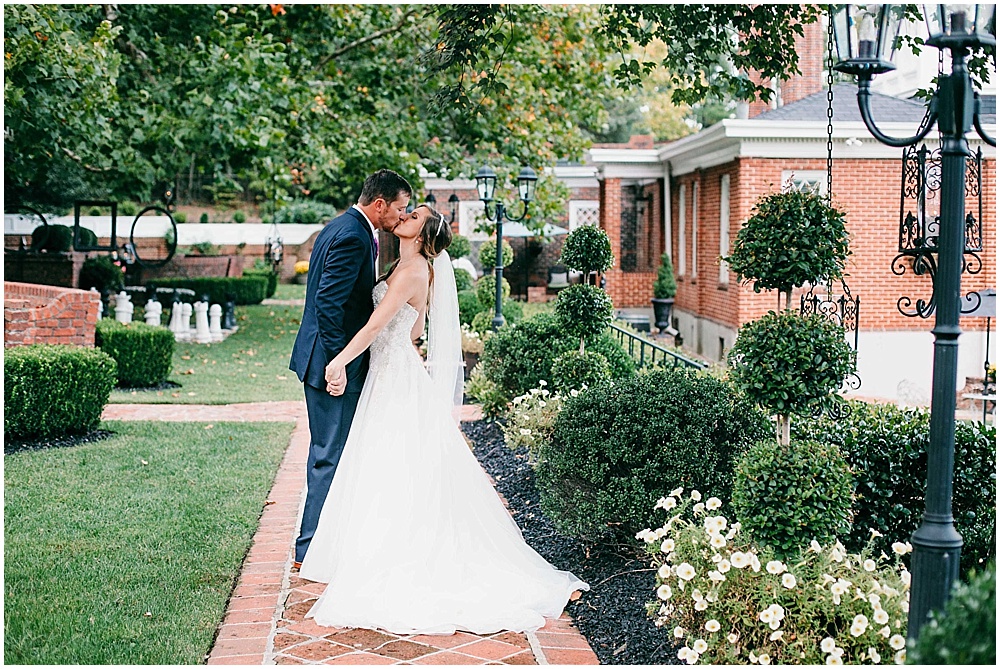 A-Classic-Wedding-at-the-Historic-Mankin-Mansion-Richmond-VA-Photography-by-Ashley-Glasco-Photography (54)